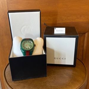 Gucci Sync UNISEX Watch - all original tags and packaging included